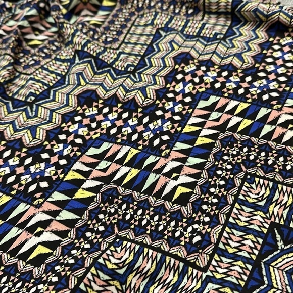 Pink Rose Geometric Design Dress Tank Size L - Picture 4 of 5